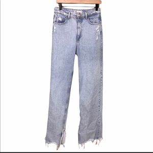 Zara Women’s High Waist Wide Leg Distressed Jeans Light Wash Raw Hem Size 6